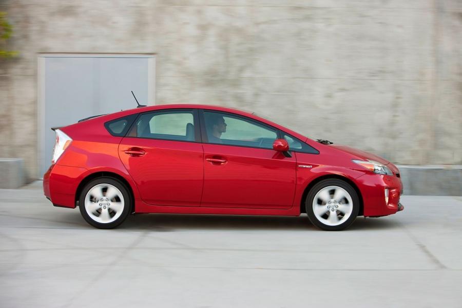  Toyota Prius 2012 года  (фото 11 из 40)